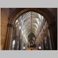 Lincoln Cathedral, Nave, photo by Cc364 on Wikipedia,2.jpg